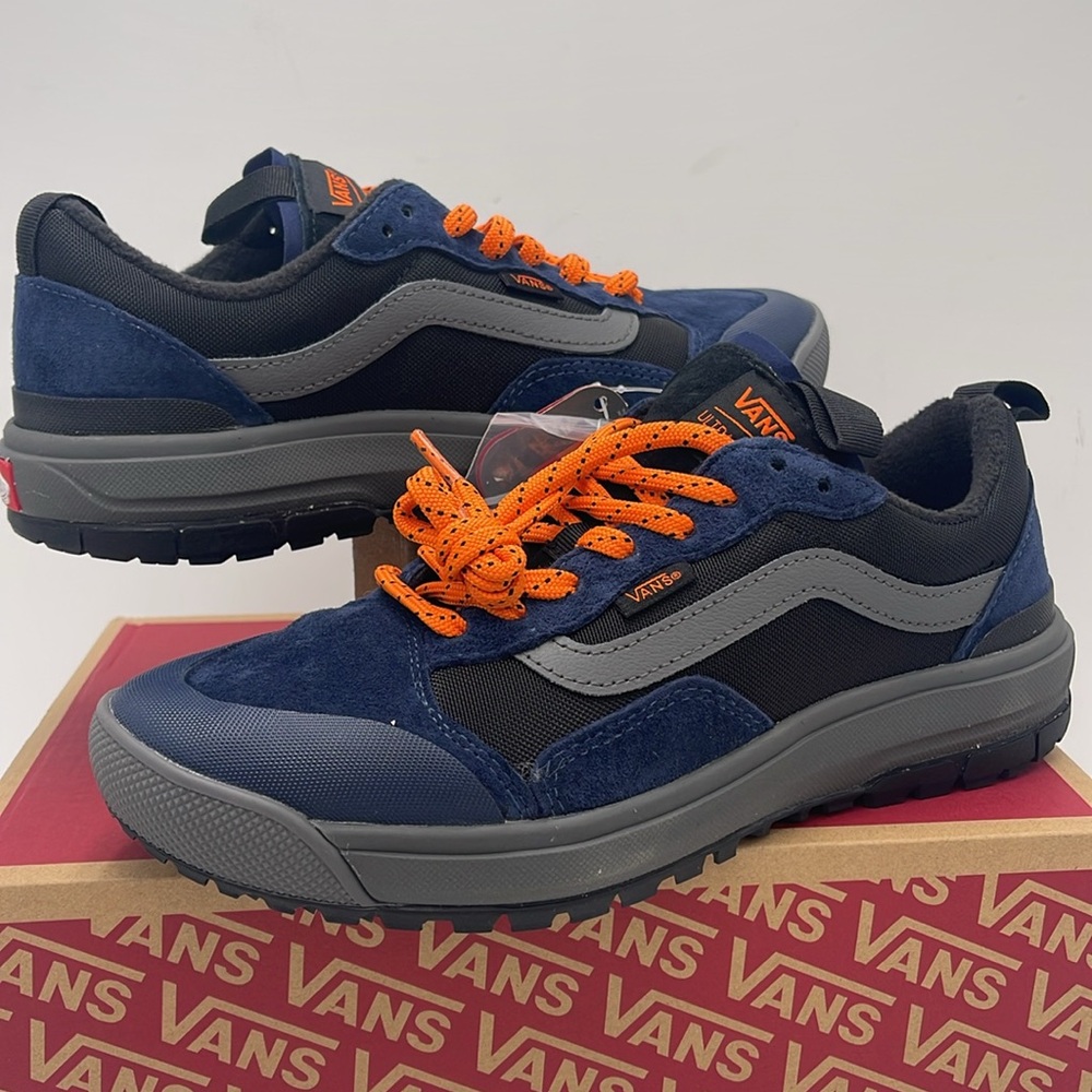 Vans WMNS Blue and Orange Sneakers Ultrarange Exo
Dress Blues/Black
VN0A5KS4LKV - Picture 9 of 16